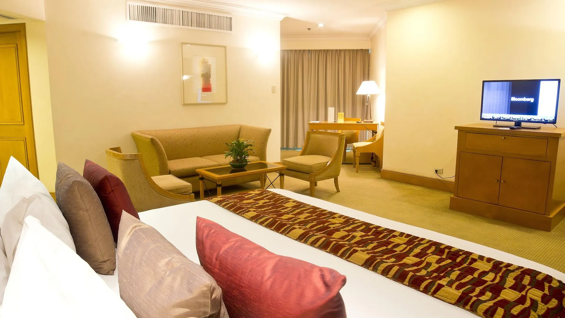 The Heritage Hotel Manila Pasay