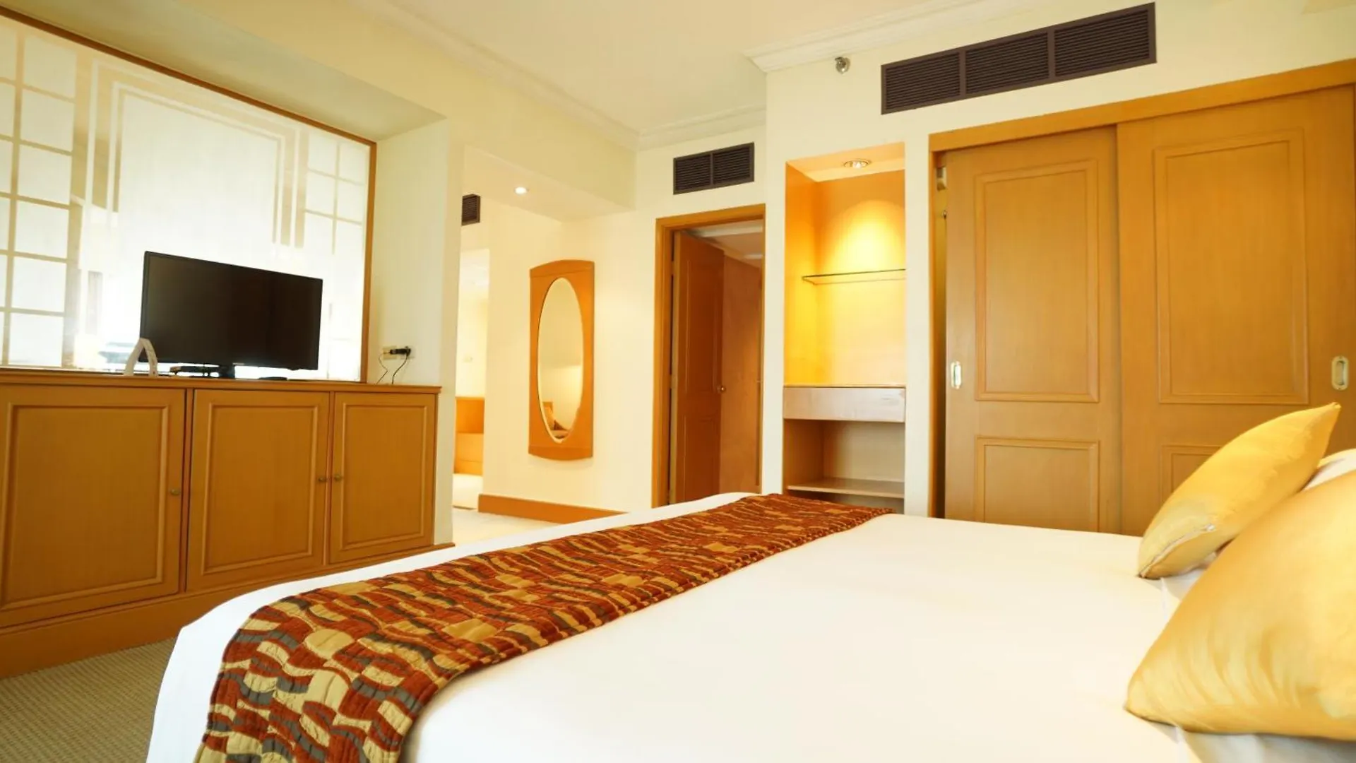 The Heritage Hotel Manila Pasay