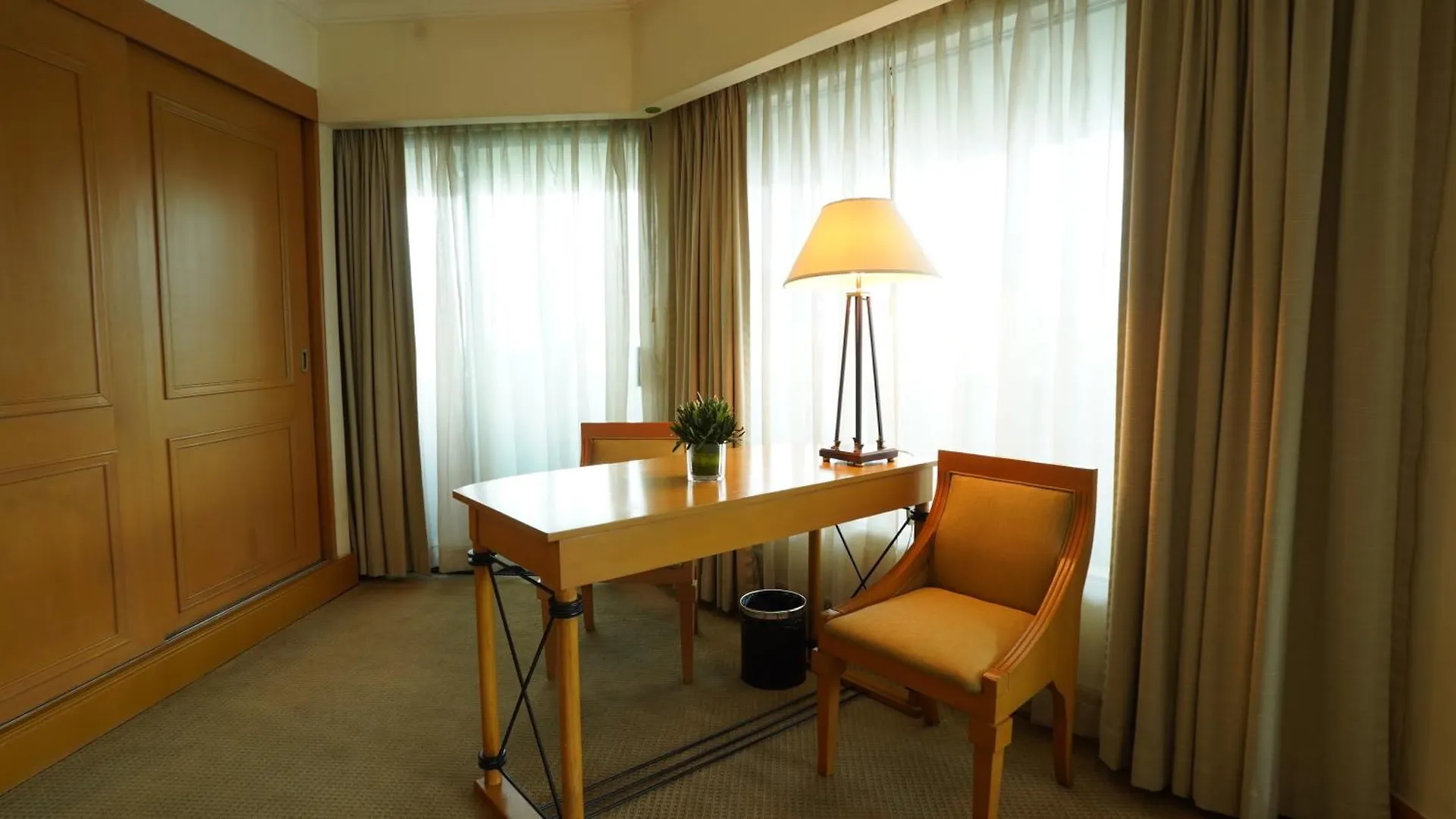 The Heritage Hotel Manila Pasay