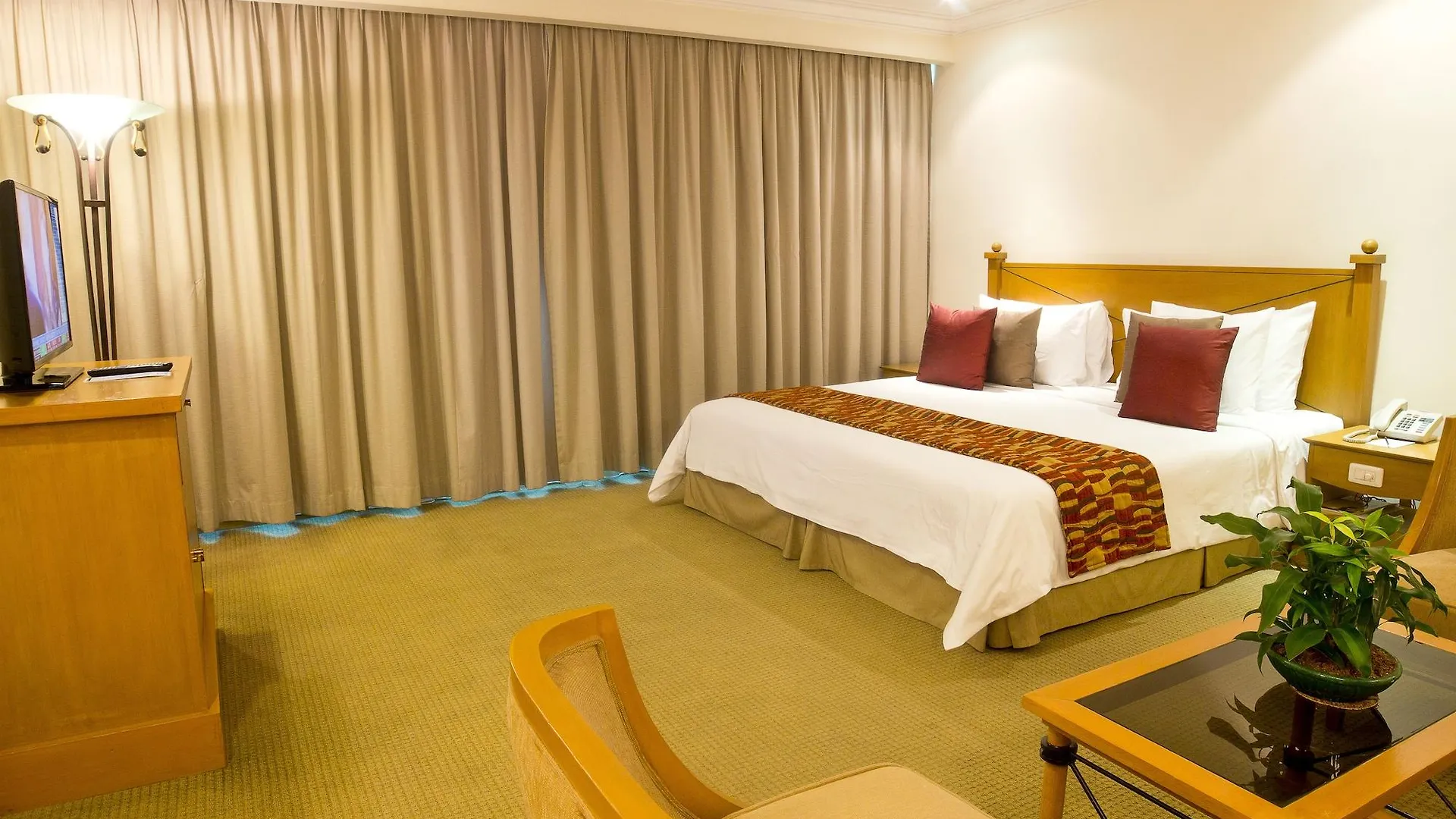 The Heritage Hotel Manila Pasay
