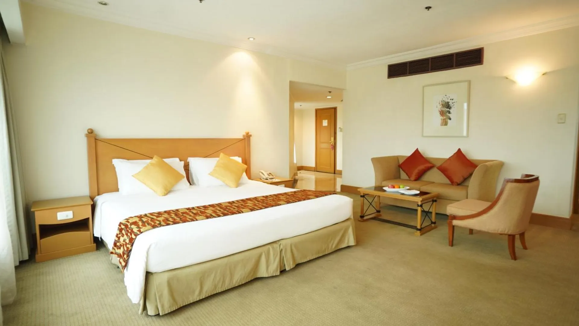 The Heritage Hotel Manila Pasay 4*,