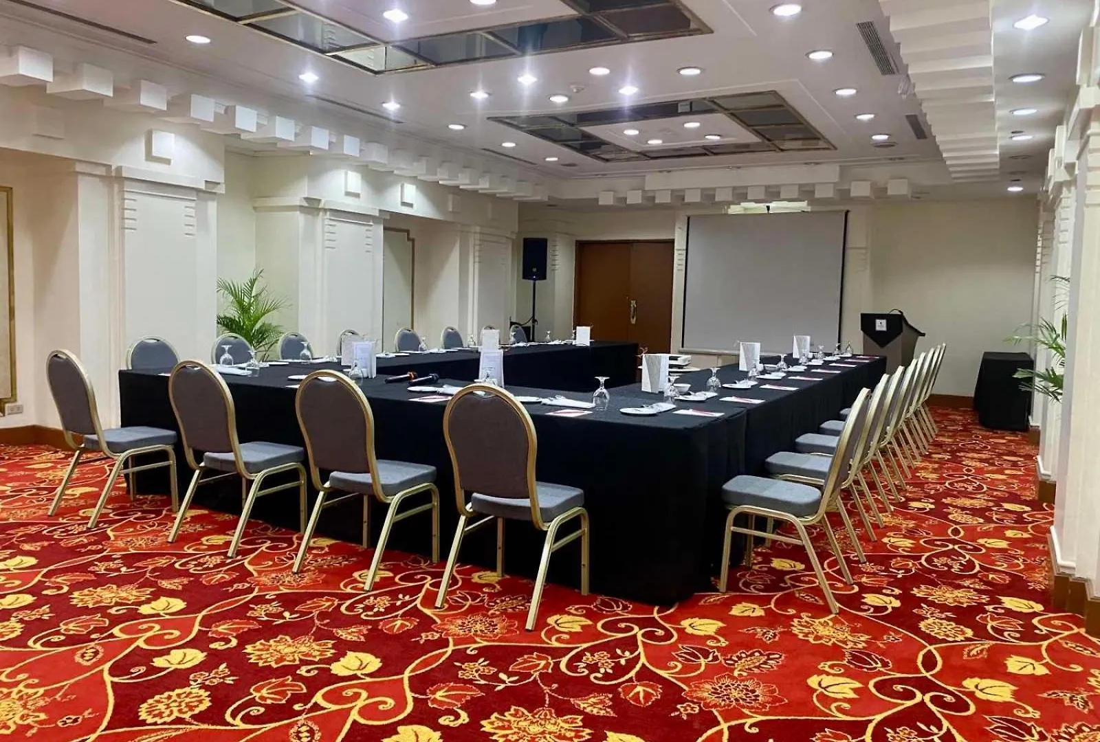 The Heritage Hotel Manila Pasay