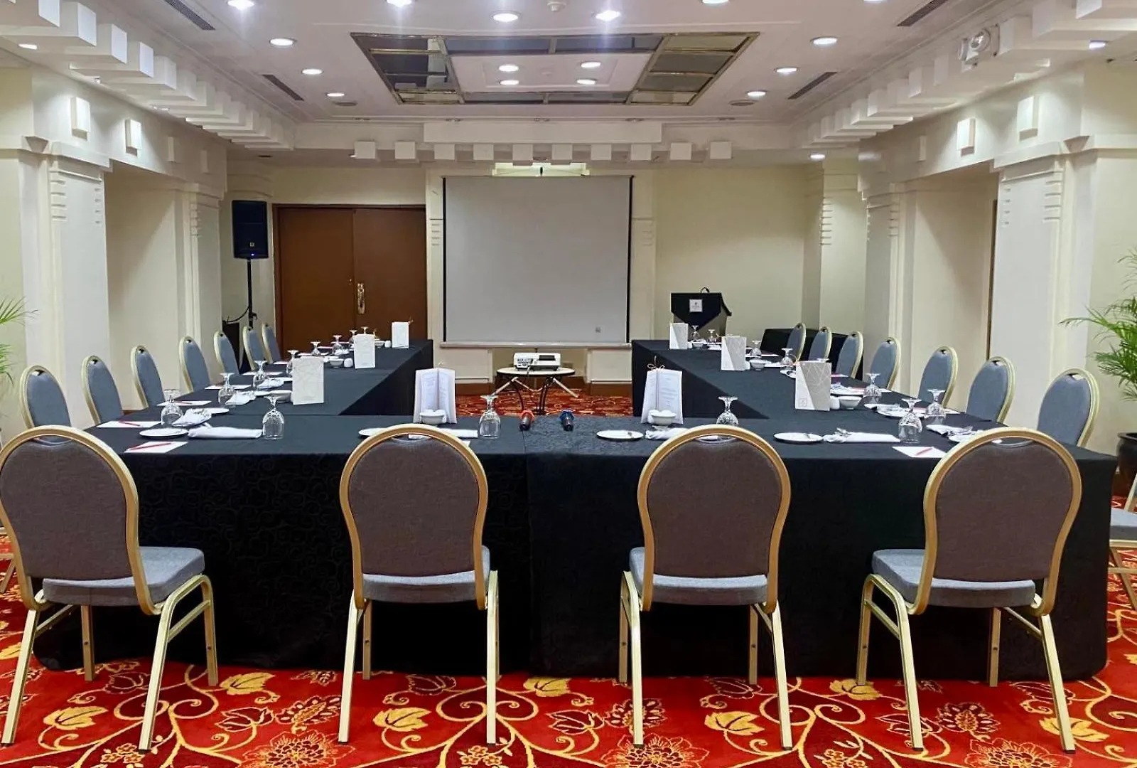 ****  The Heritage Hotel Manila Pasay Philippines